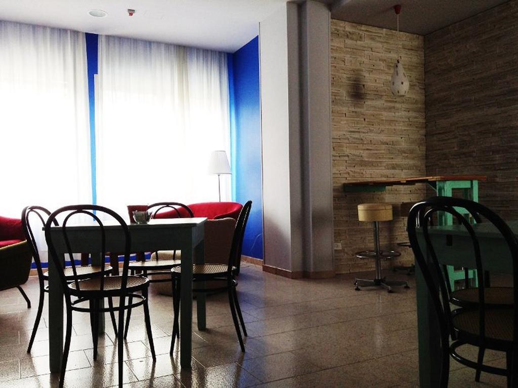 Hotel Byron Solo Per Giovani Riccione Exterior photo